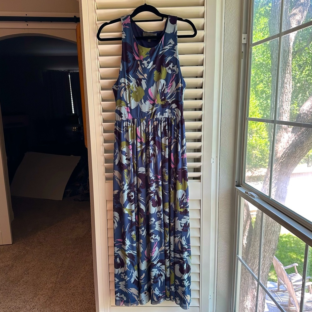 Sunday In Brooklyn Sleeveless Floral Maxi Dress in Navy and Olive
